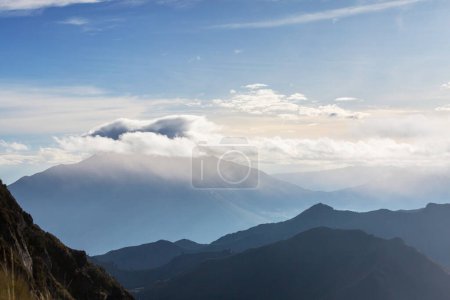 Téléchargez les photos : Beau paysage de haute montagne en Équateur, Amérique du Sud - en image libre de droit