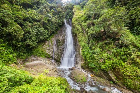 Foto de Hermosa cascada en Ecuador, América del Sur - Imagen libre de derechos