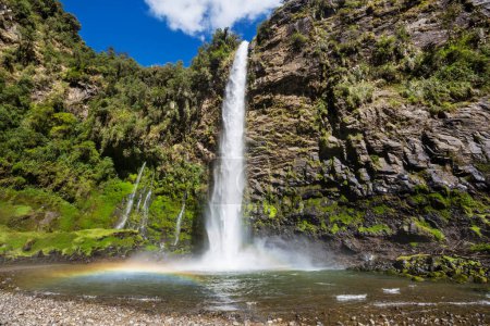 Foto de Hermosa cascada en Ecuador, América del Sur - Imagen libre de derechos