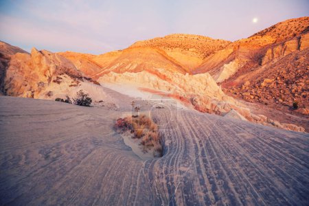 Téléchargez les photos : Formation de grès dans l'Utah, États-Unis. Beaux paysages insolites. - en image libre de droit