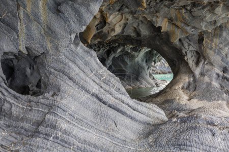 Foto de Cuevas de mármol inusuales en el lago de General Carrera, Patagonia, Chile. Carretera Viaje Austral
. - Imagen libre de derechos