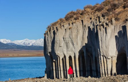 Téléchargez les photos : Paysages naturels inhabituels- Les colonnes du lac Crowley en Californie, États-Unis. - en image libre de droit