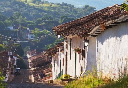 Téléchargez les photos : Vue sur la ville pittoresque Barichara est une destination touristique populaire en Colombie - en image libre de droit