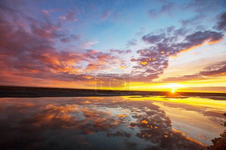 Foto de Sunset scene on the lake at sunset summer nature landscapes - Imagen libre de derechos