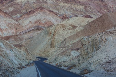 Foto de Carretera en el parque nacional del Valle de la Muerte, California, EE.UU. - Imagen libre de derechos