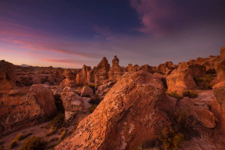 Foto de Valle de las rocas en Bolivia con una hermosa puesta de sol - Imagen libre de derechos