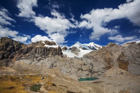 Foto de Paisaje de alta montaña en los Andes, cerca de Huaraz, Perú - Imagen libre de derechos