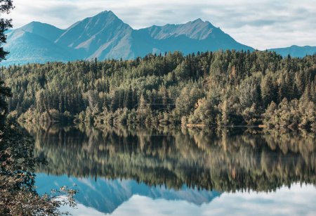 Foto de Lago de la serenidad en tundra en Alaska - Imagen libre de derechos