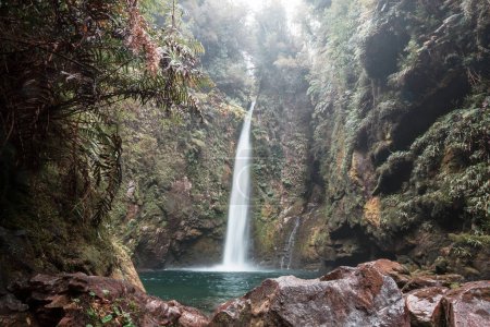 Foto de Hermosa cascada en Chile, América del Sur. - Imagen libre de derechos