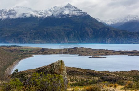 Téléchargez les photos : Beautiful mountain landscapes in General Carrera Lake, Carretera Austral, Patagonia - Chile. - en image libre de droit