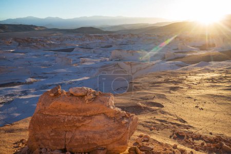 Téléchargez les photos : Paysages pittoresques du nord de l'Argentine. Beaux paysages naturels inspirants. Campo de Piedra Pomez près de Antofagasta de la Sierra, Puna. - en image libre de droit