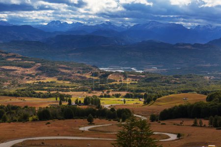 Téléchargez les photos : Beaux paysages de montagne le long de Carretera Austral, Patagonie, Chili du Sud - en image libre de droit