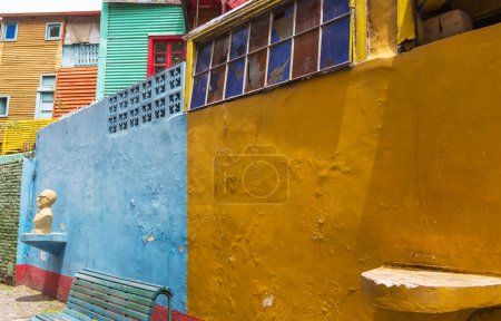 Foto de Brillantes colores de Caminito en el barrio de La Boca de Buenos Aires - Imagen libre de derechos