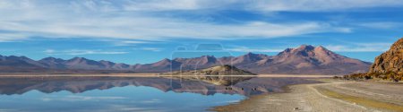 Hermosos paisajes naturales en el desierto de Atacama, norte de Chile