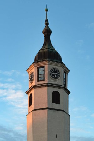 Foto de Belgrado, Serbia - 15 de octubre de 2022: Torre del Reloj (Sahat Kula) en la fortaleza de Kalemegdan en Belgrado, Serbia - Imagen libre de derechos