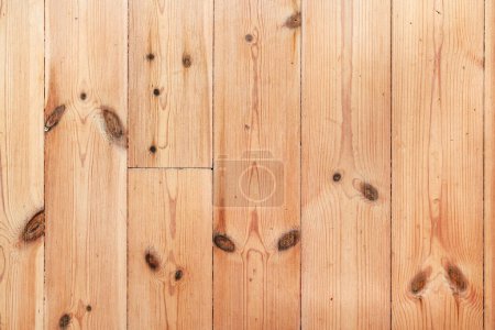 Téléchargez les photos : Old hardwood flooring surface with wood knots, top view as background - en image libre de droit