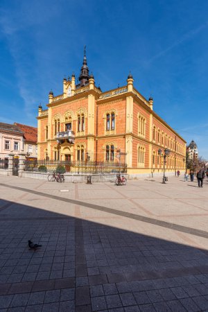 Foto de Novi Sad, Serbia - 24 de marzo de 2023: Palacio del Obispo Ortodoxo, palacio del episcopado de la iglesia ortodoxa serbia fue construido en 1741 por los esfuerzos del obispo Visarion Pavlovic. - Imagen libre de derechos