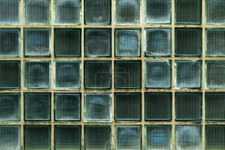 Foto de Antiguo bloque de vidrio sólido patrón de pared de ladrillo como fondo - Imagen libre de derechos
