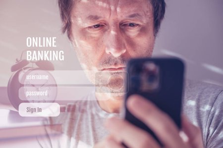 Téléchargez les photos : Homme logging application bancaire en ligne sur smartphone, mise au point sélective - en image libre de droit