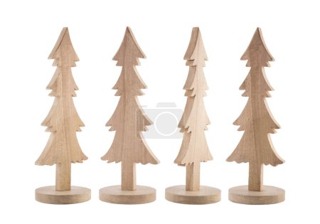Foto de Grupo de cuatro árboles de madera formas aisladas sobre fondo blanco - Imagen libre de derechos