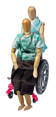 Profesional médico a cargo de mantener a los pacientes seguros y saludables empujando a un hombre en una silla de ruedas
