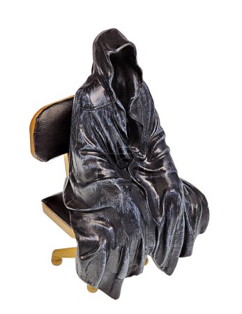 Téléchargez les photos : Mort assis dans une chaise de bureau - en image libre de droit