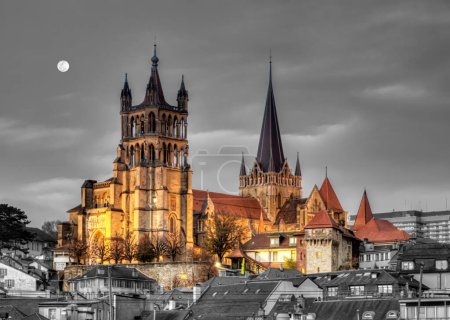 Téléchargez les photos : Cathédrale Notre Dame de Lausanne et pont, Suisse, HDR - en image libre de droit
