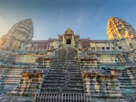Téléchargez les photos : Temple Angkor Wat célèbre le jour, patrimoine mondial de l'Unesco, Siem Reap, Cambodge - en image libre de droit