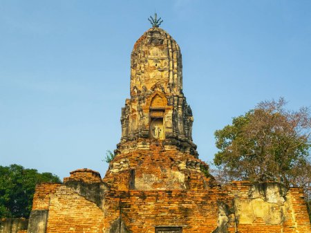 Téléchargez les photos : Wat Cherng Tha temple, site du patrimoine mondial de l'Unesco, à Phra Nakhon Si Ayutthaya par jour, Thaïlande - en image libre de droit