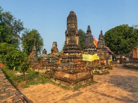 Téléchargez les photos : Wat Cherng Tha temple, site du patrimoine mondial de l'Unesco, à Phra Nakhon Si Ayutthaya par jour, Thaïlande - en image libre de droit