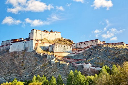 Téléchargez les photos : Fort tibétain à Gyangze, Xigaze, Tibet - en image libre de droit