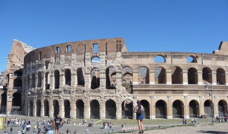 Téléchargez les photos : Rome est la capitale de l'Italie. Avec environ trois millions d'habitants, c'est la plus grande ville d'Italie. - en image libre de droit