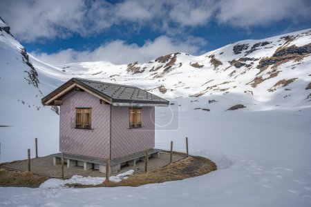 Bachalpsee auf dem berühmten Wanderweg von First nach Grindelwald (Berner Alpen, Schweiz))