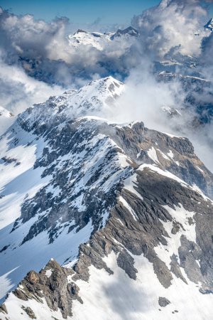 Traumhafte schneebedeckte Gipfel in den Schweizer Alpen Jungfrau Region von Schilthorn