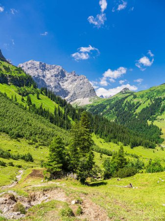 Foto de Paisaje en el valle del Risstal cerca del Eng Alm en Austria. - Imagen libre de derechos