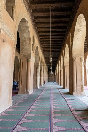Foto de Parte de la qibla de Ibn Tulun - una de las mezquitas más antiguas de Egipto - Imagen libre de derechos