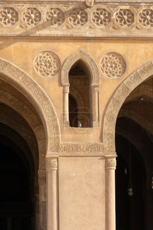 Dekorative Elemente der Ibn-Tulun-Moschee - eine der ältesten Moscheen Ägyptens