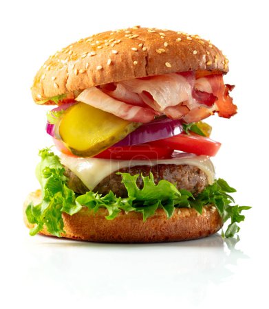 Téléchargez les photos : Hamburger frais et savoureux isolé sur fond blanc. - en image libre de droit