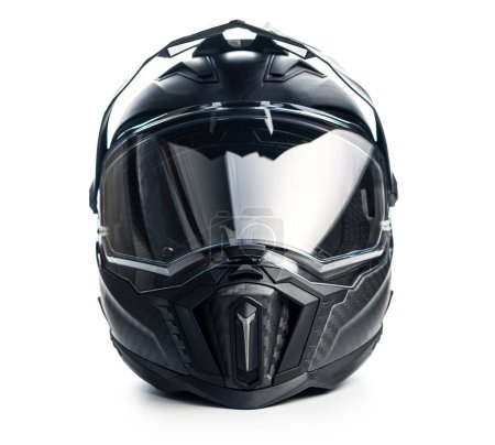 Schwarzer Carbon Motorradhelm. Offroad Cross Helm mit Schild isoliert auf weißem Hintergrund.