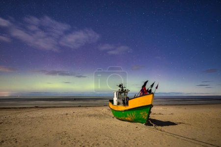Téléchargez les photos : Aurora sur la mer Baltique en Pologne, Jantar - en image libre de droit