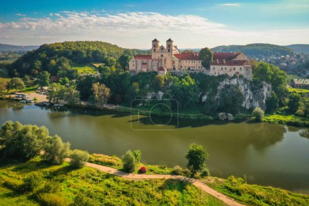 Téléchargez les photos : Abbaye bénédictine de Tyniec au bord de la Vistule, Pologne - en image libre de droit