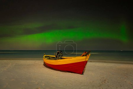 Foto de Luces del Norte sobre el Mar Báltico en Polonia, Debki - Imagen libre de derechos