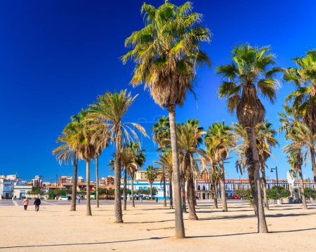 Téléchargez les photos : Belle promenade à la plage Playa de las Arenas de Valence, Espagne - en image libre de droit