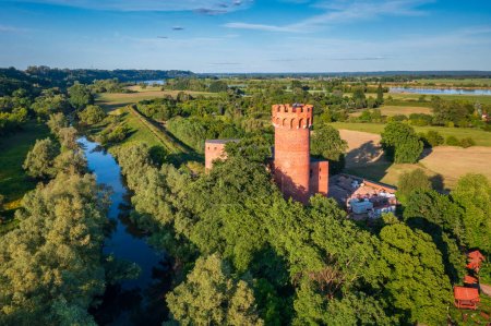 Foto de Castillo Teutónico en el río Wda en Swiecie, Polonia. - Imagen libre de derechos