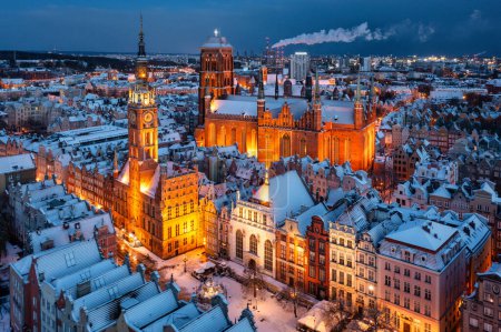Luftaufnahme der schönen Hauptstadt Danzig im Winter, Polen