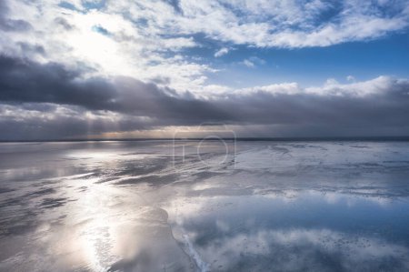 Téléchargez les photos : Paysage de la Vistule Spit au bord de la mer Baltique. Pologne - en image libre de droit