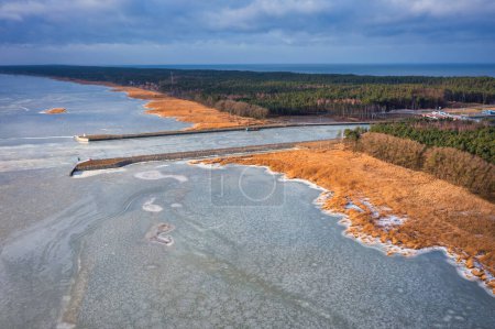 Foto de Canal al Mar Báltico en la saliva del Vístula. Polonia - Imagen libre de derechos
