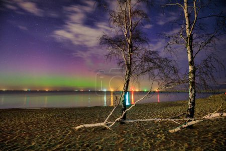 Erstaunliche Polarlichter über der Ostsee in Danzig, Polen.