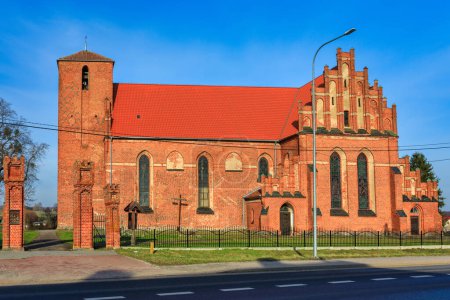 Téléchargez les photos : Église paroissiale du XIVe siècle à Mingaje, région de Warmia. Pologne - en image libre de droit