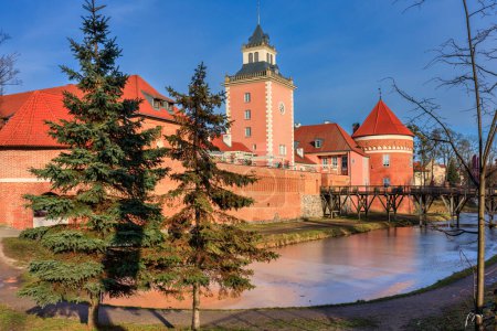 Foto de Hermoso castillo teutónico en Lidzbark Warminski antes del atardecer, Polonia. - Imagen libre de derechos